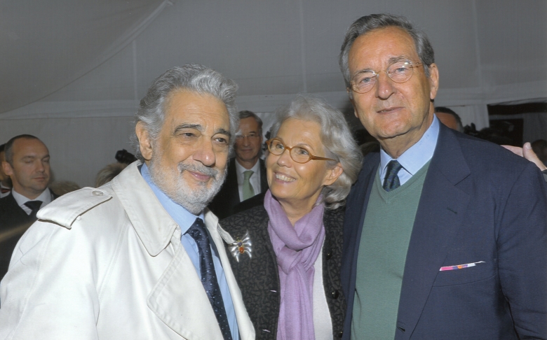 Plácido Domingo with Europa Nostra's Vice-President Alexander Furst zu Sayn Wittgenstein Sayn and his wife Gabriela after the concert at the Loreley Rock.